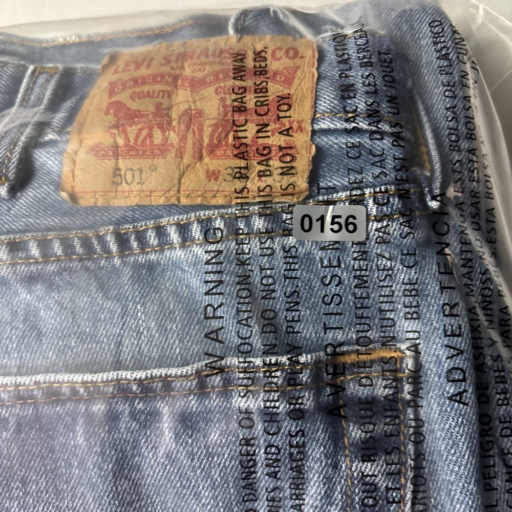 Medium-Dark‎ Wash Buttonfly Levi's 501 Jeans 38x32 - Picture 8 of 9